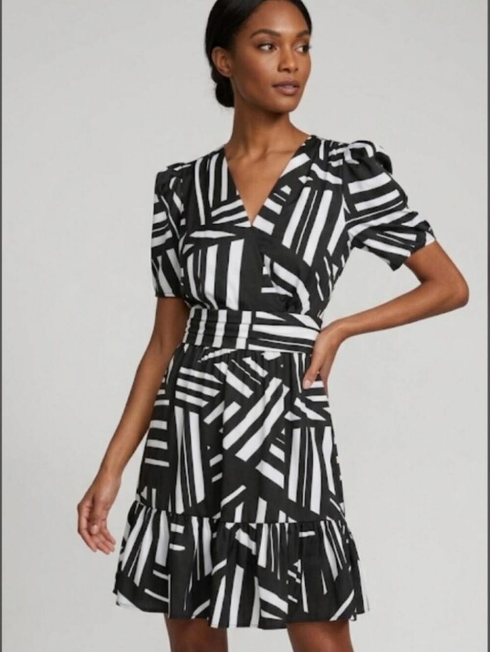 Karl Lagerfeld Black & White Geometric Print Puff Sleeve Mini Dress Size 8 NWT